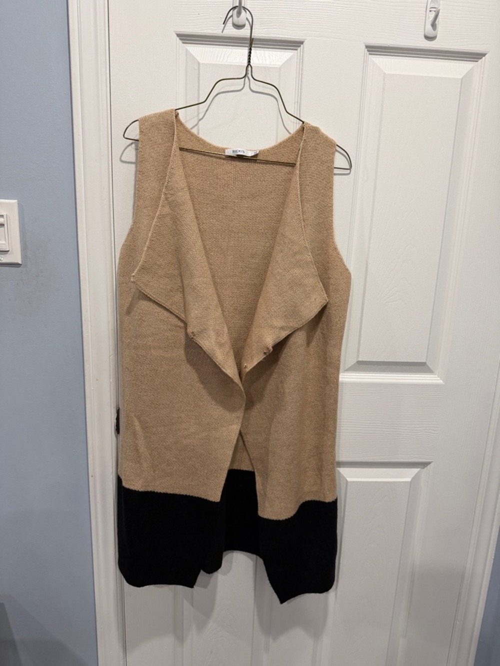 Ricki's Two-Tone Open-Front Sleeveless Cardigan - Tan & Black